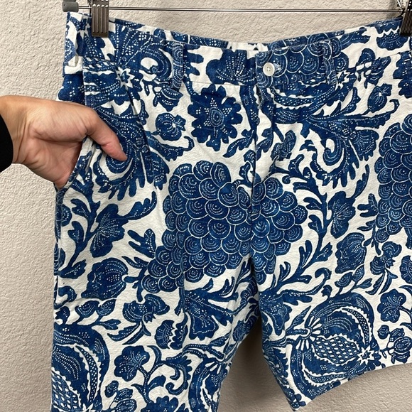 J McLaughlin Floral Cotton Chino Shorts Vacation Blue - Picture 2 of 10
